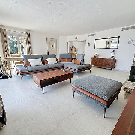3 Bedrooms Villa Near Cannes - Pool & Jacuzzi - Sea View ماندوليو لا نابول المظهر الخارجي الصورة