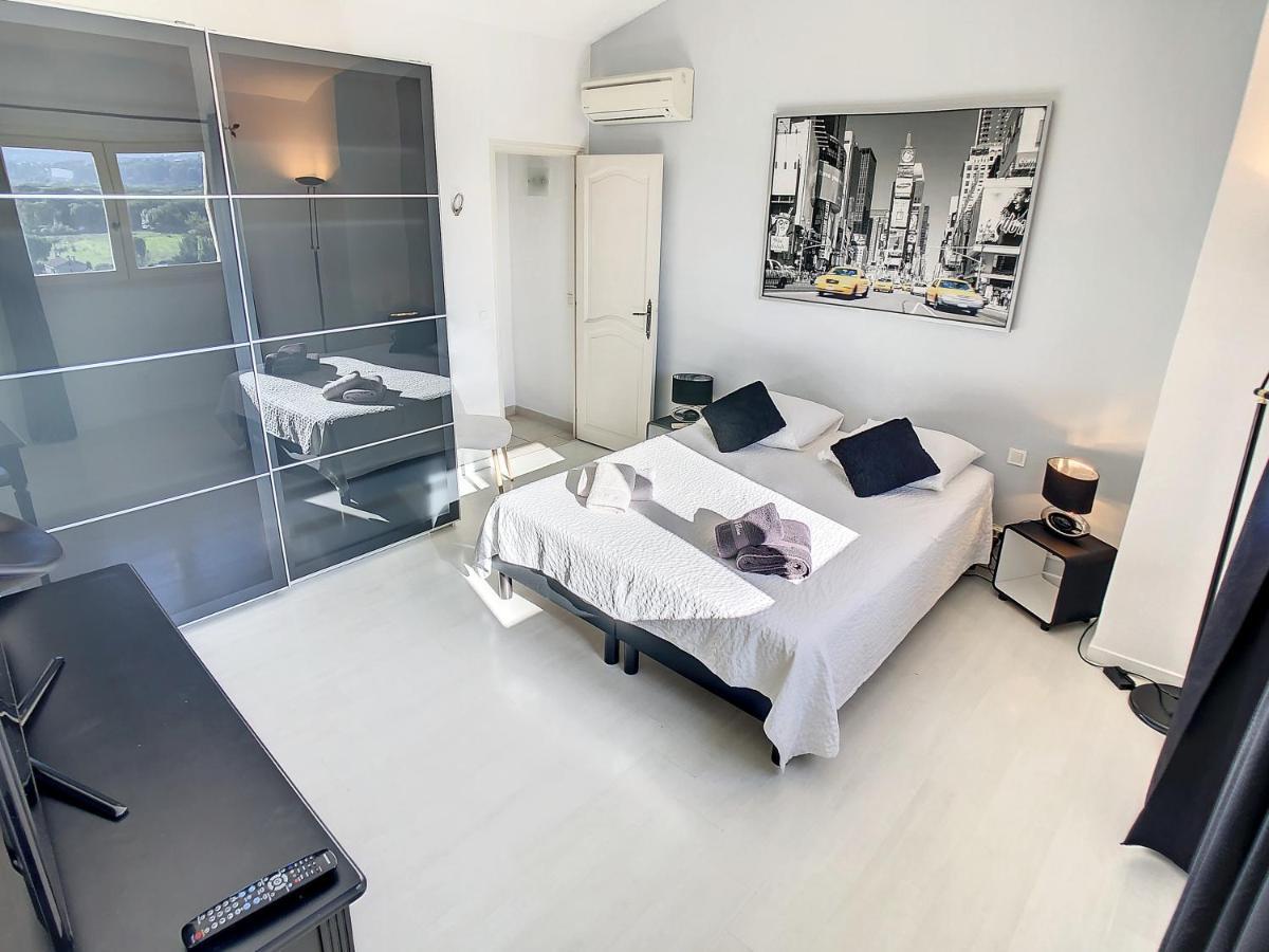 3 Bedrooms Villa Near Cannes - Pool & Jacuzzi - Sea View ماندوليو لا نابول المظهر الخارجي الصورة