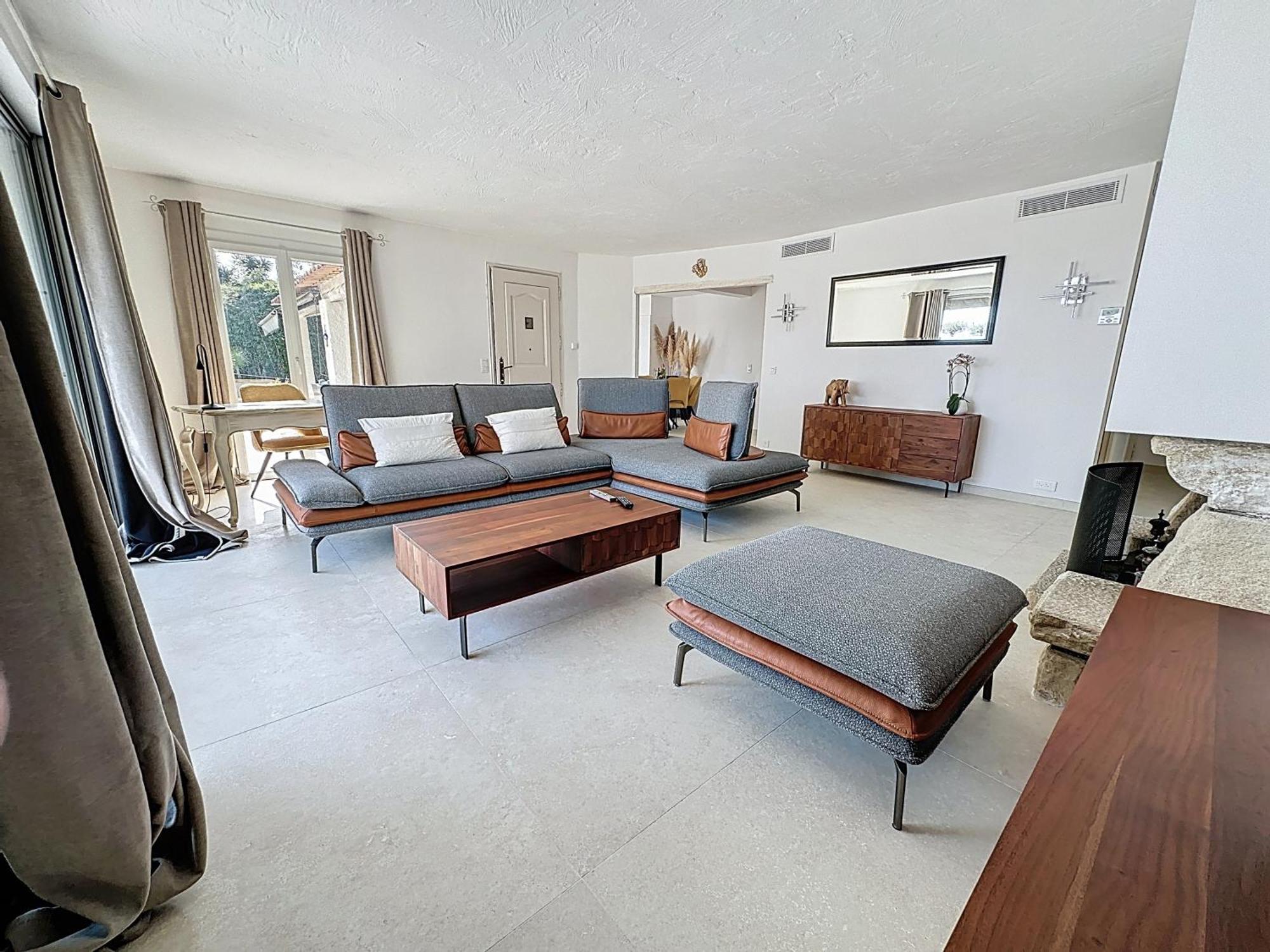 3 Bedrooms Villa Near Cannes - Pool & Jacuzzi - Sea View ماندوليو لا نابول المظهر الخارجي الصورة