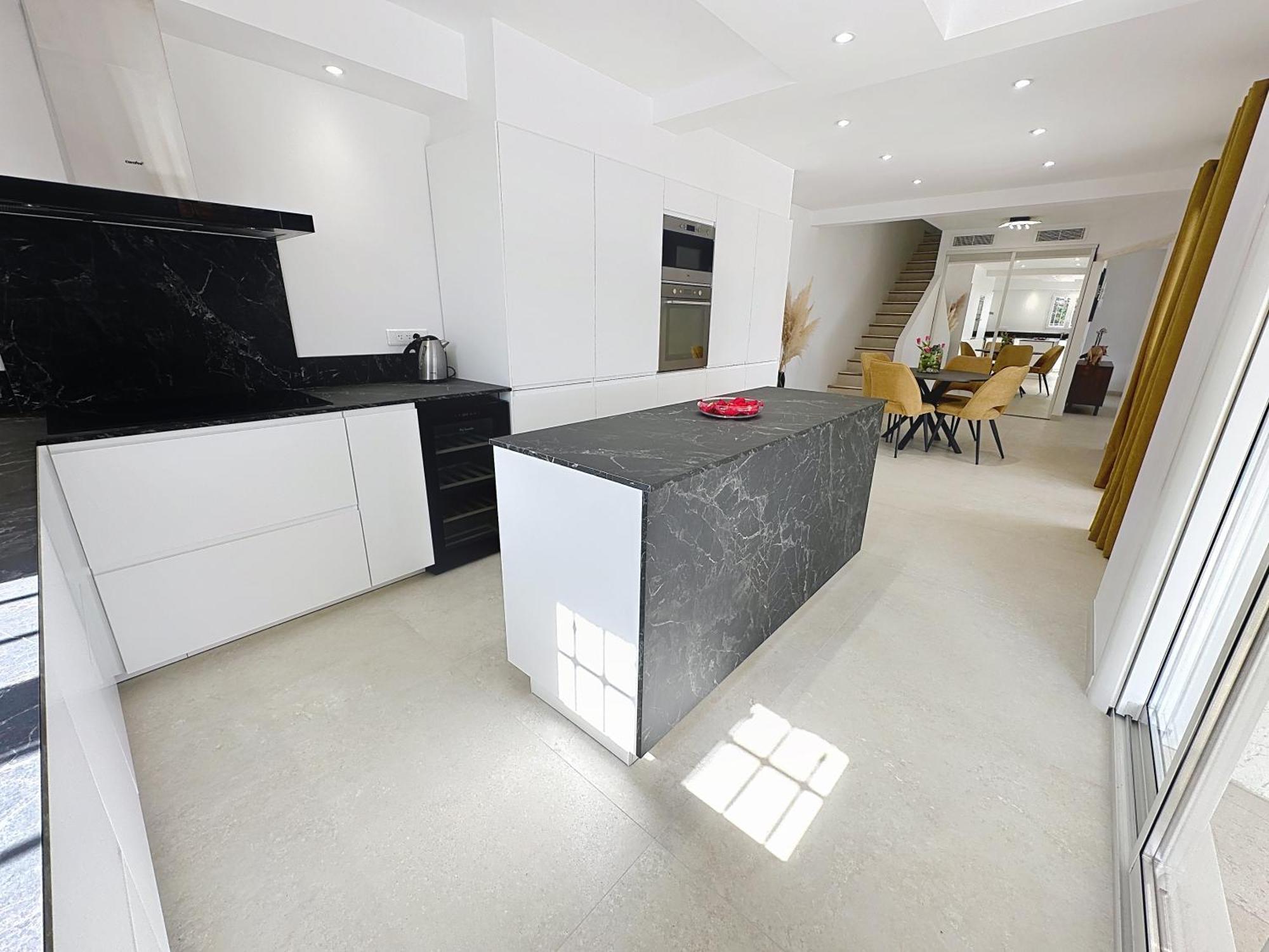3 Bedrooms Villa Near Cannes - Pool & Jacuzzi - Sea View ماندوليو لا نابول المظهر الخارجي الصورة