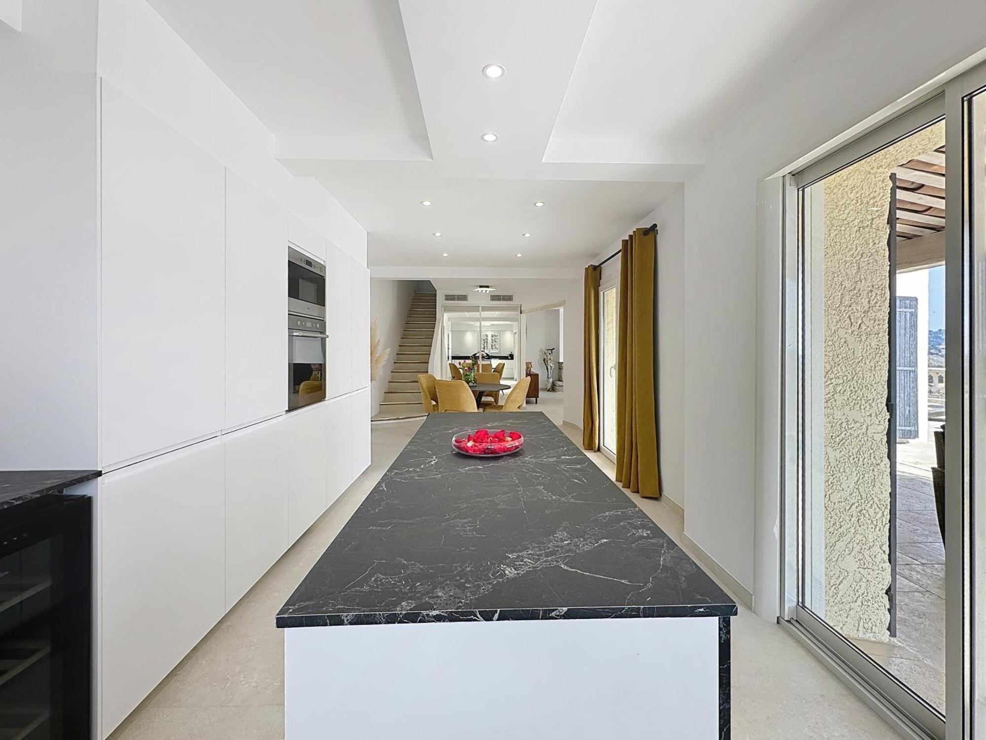 3 Bedrooms Villa Near Cannes - Pool & Jacuzzi - Sea View ماندوليو لا نابول المظهر الخارجي الصورة