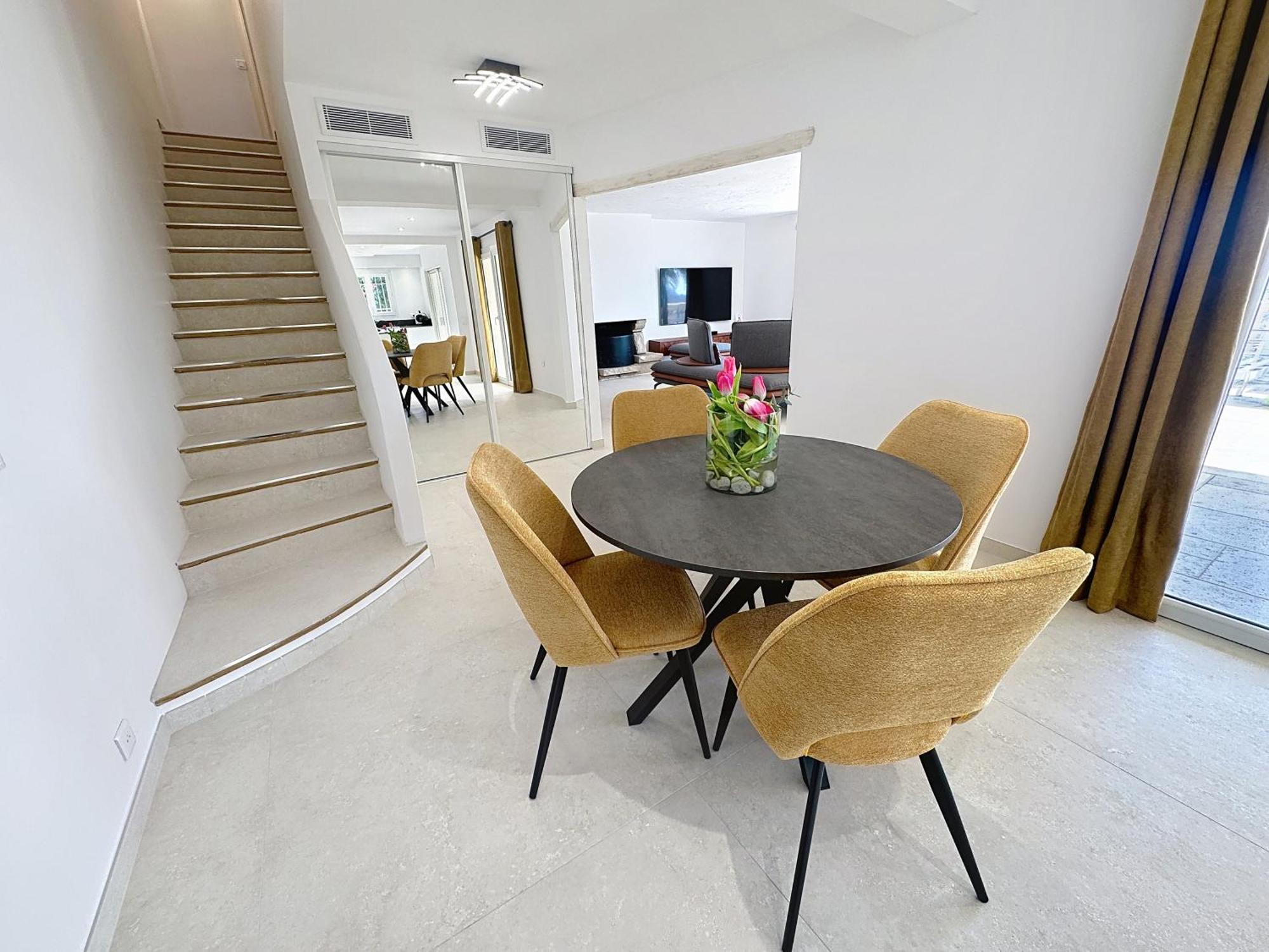 3 Bedrooms Villa Near Cannes - Pool & Jacuzzi - Sea View ماندوليو لا نابول المظهر الخارجي الصورة