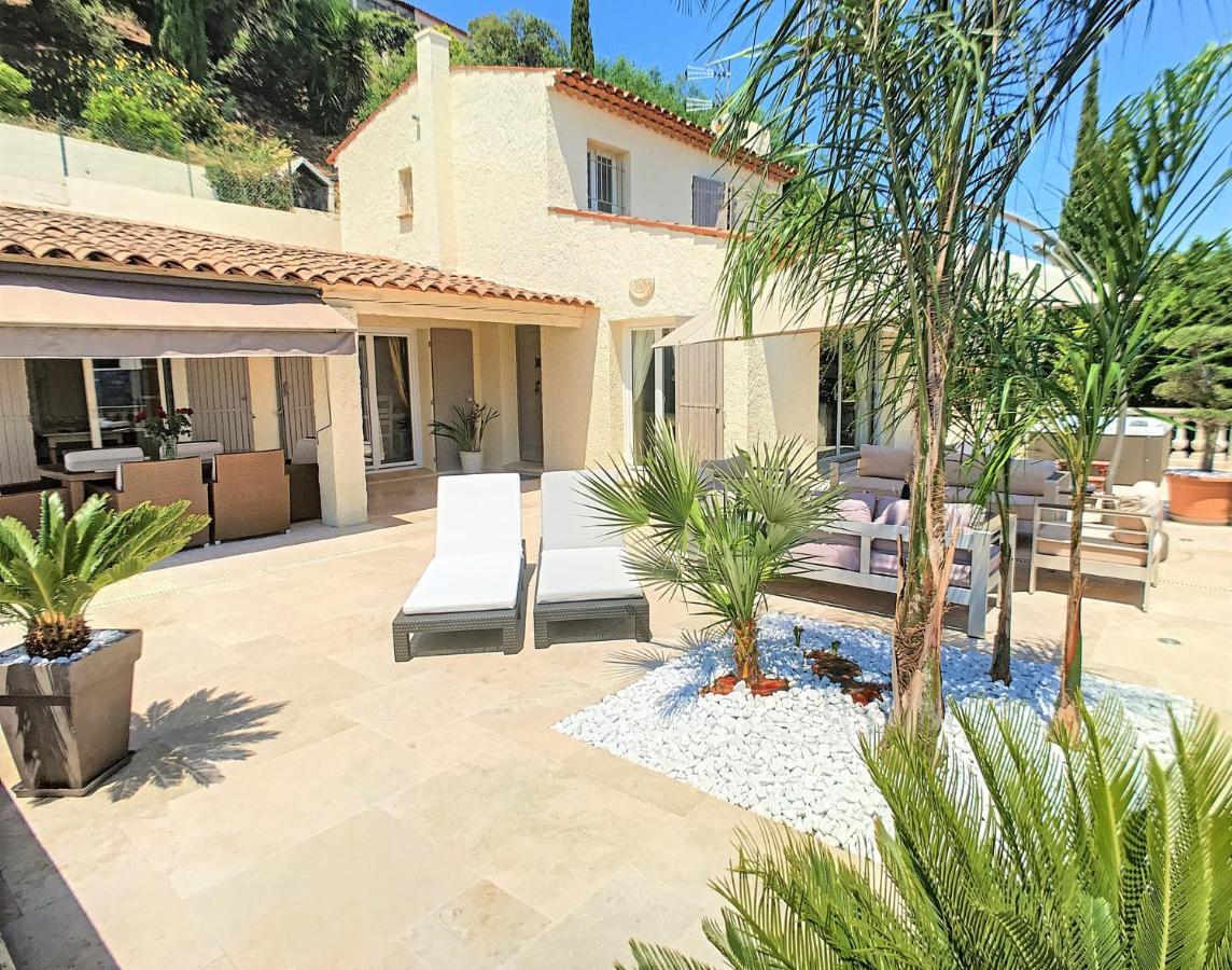 3 Bedrooms Villa Near Cannes - Pool & Jacuzzi - Sea View ماندوليو لا نابول المظهر الخارجي الصورة